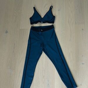 Alo Yoga eclipse blue set limited edition